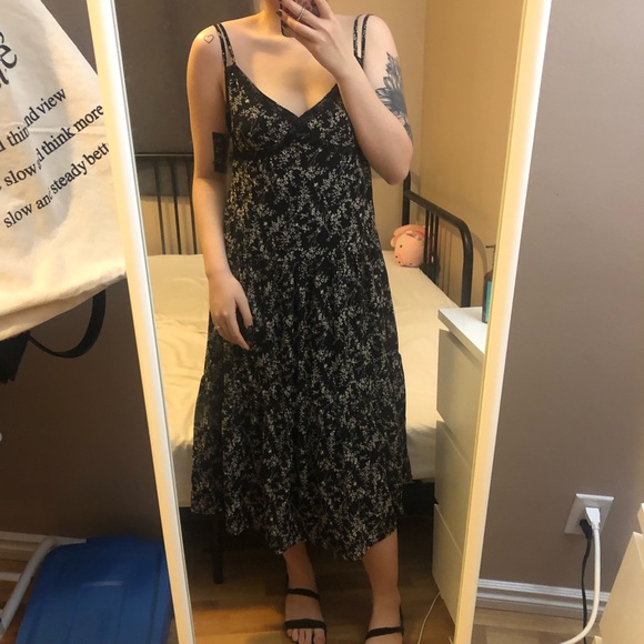 Floral backless dress - Picture 3 of 8